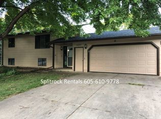 4300 S Holbrook Ave, Sioux Falls, SD 57106