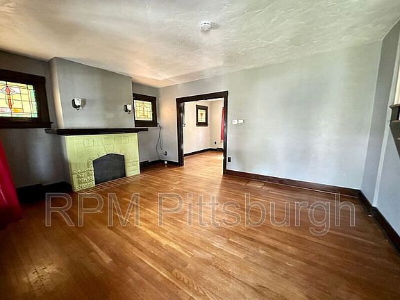 5th image of 2329 Bensonia Ave
