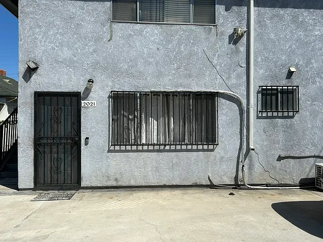 2 bed, 1.5 bath, 900 sqft, $2,500 — Photo 1