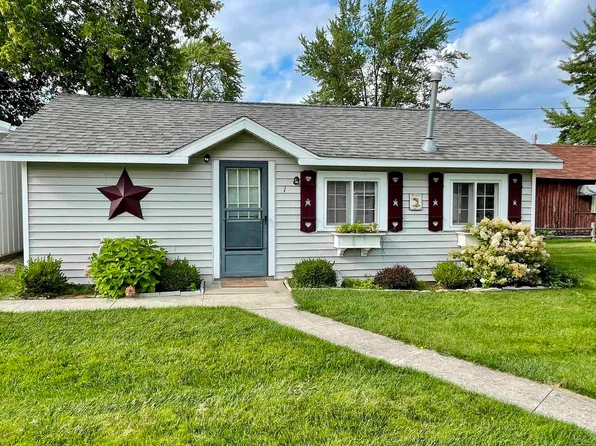 6366 W Houghton Lake Dr #1, Houghton Lake, MI 48629