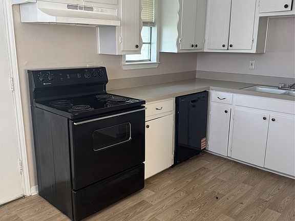 5th image of 4414 Roberts St