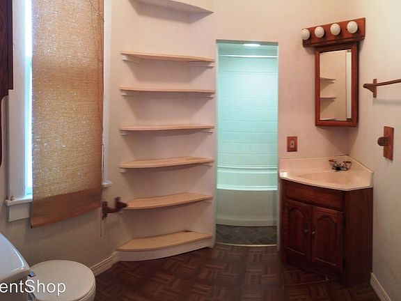 3rd image of 509 N William St