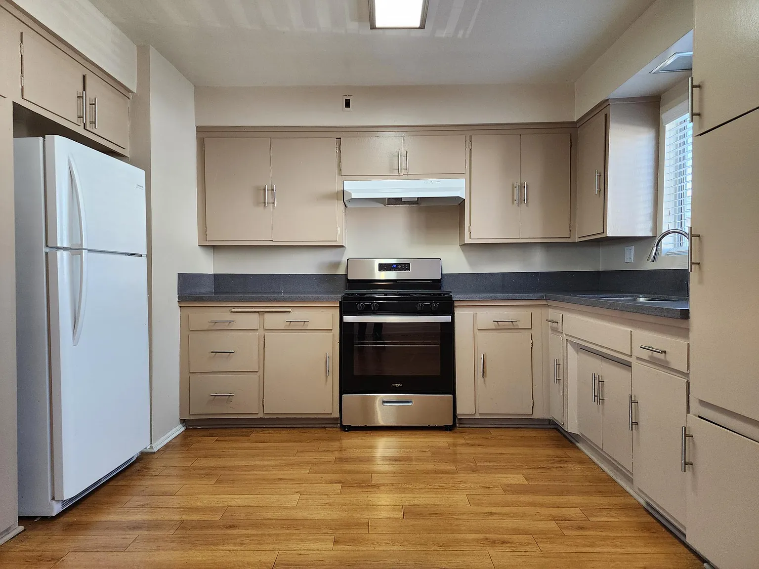 1333 Harvard St — Photo 2