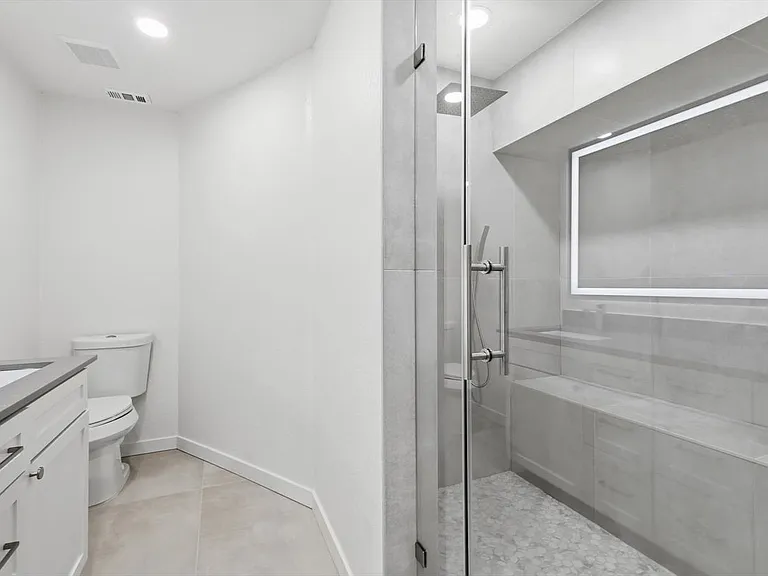 4816 Amesbury Dr #128 — Photo 3