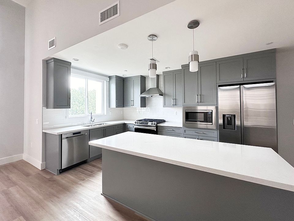 1st image of 101 S Chapel Ave #11265828
