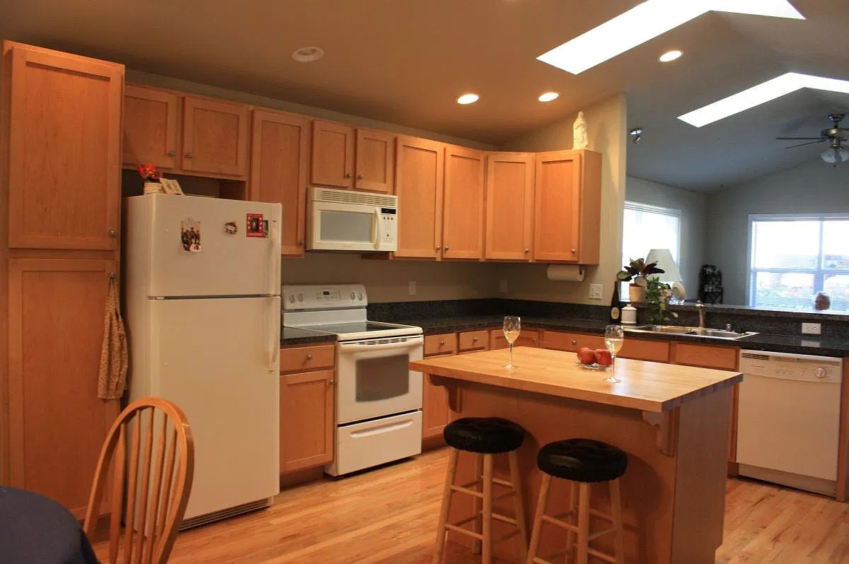 3 bed, 1300 sqft, $2,800 — Photo 2