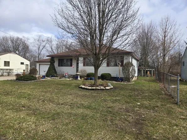 5500 Claudia Ave SE, Kentwood, MI 49548