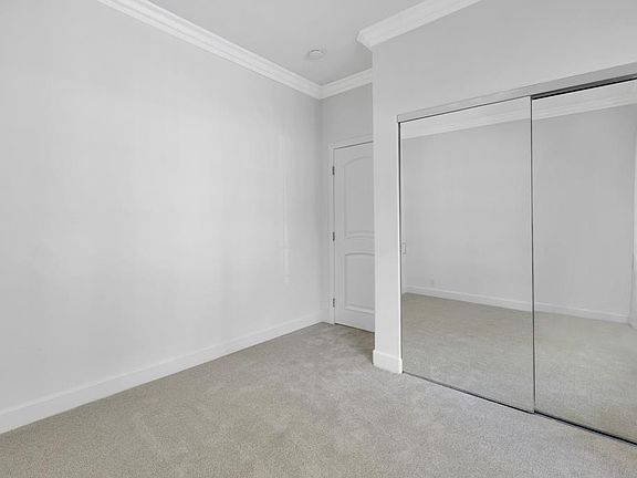 3rd image of 558 Margaret St
