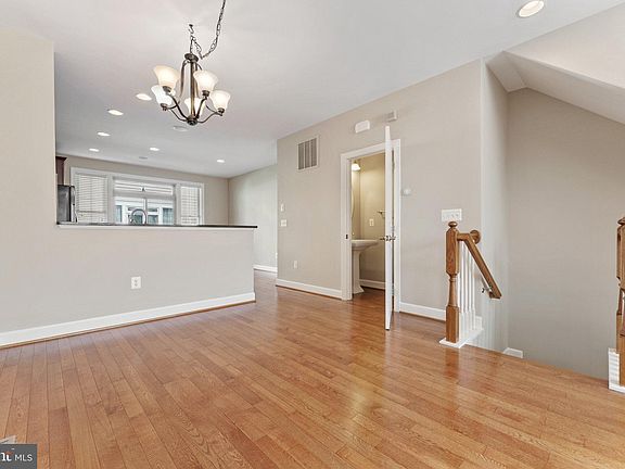 3rd image of 2614 S Kenmore Ct