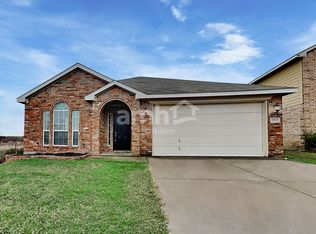 9753 Osprey Dr, Fort Worth, TX 76108