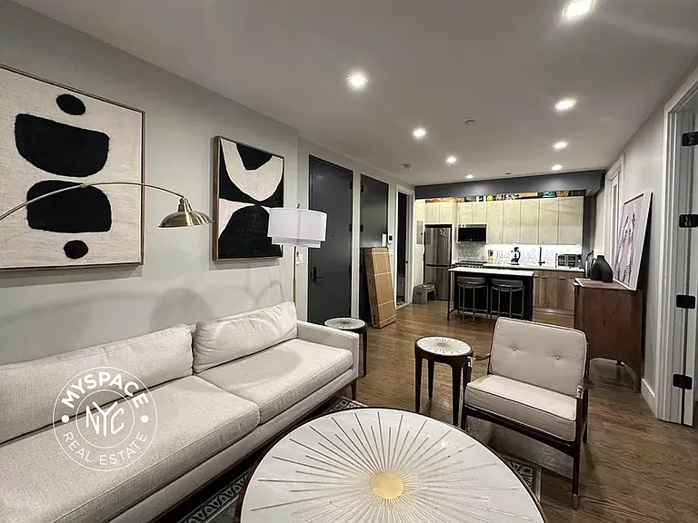 335 Fenimore St #1B — Photo 1