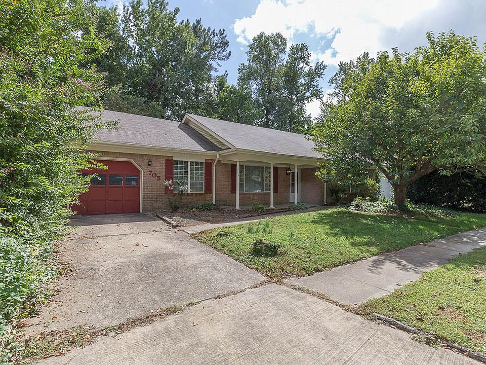 1st image of 705 Deer Lake Dr