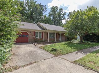 705 Deer Lake Dr, Virginia Beach, VA 23462