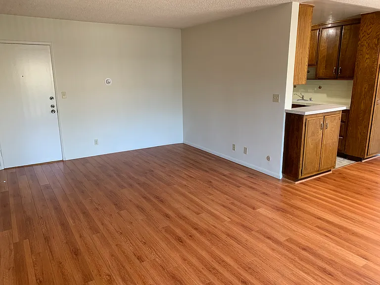 1411 N Poinsettia Pl #202 — Photo 3