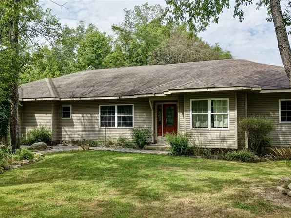 935 W Pidgeon Rd, Salem, OH 44460