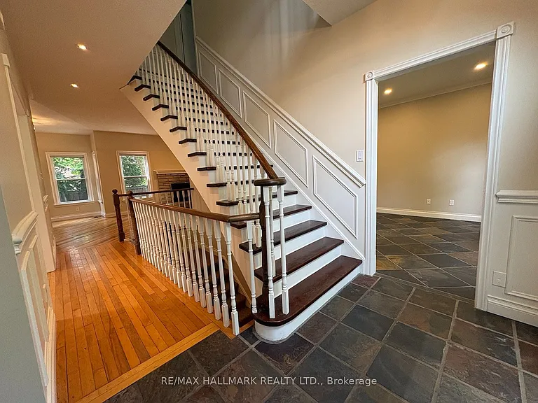34 Theobalds Cir — Photo 2