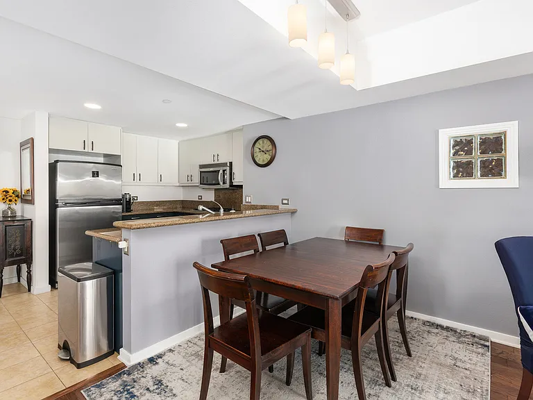 875 G St #302 — Photo 4