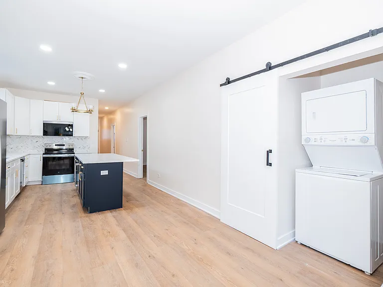 1711 W Henderson St #1 — Photo 6