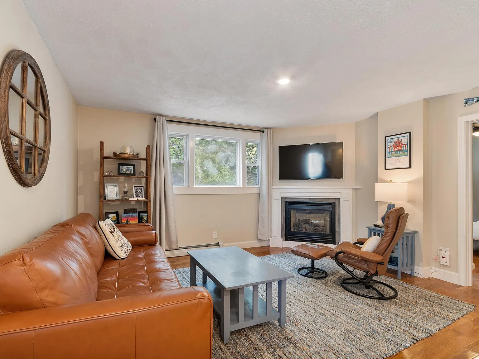 2 bed, 1574 sqft, $2,700 — Photo 1