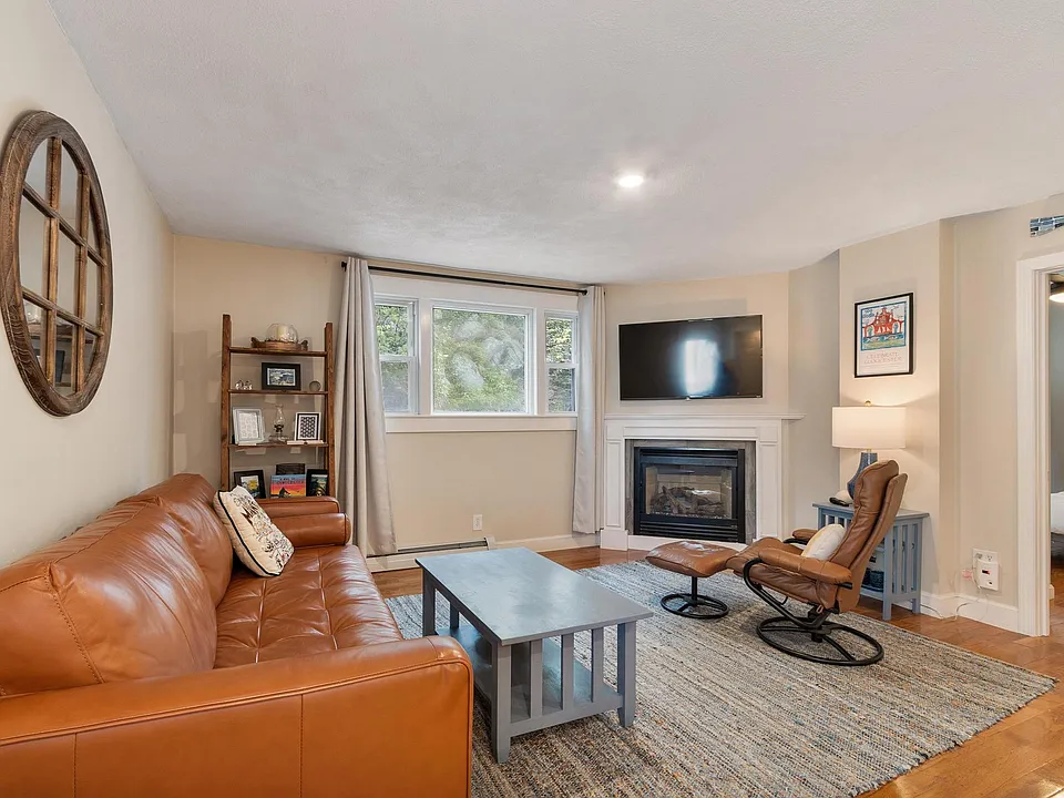 8 Brightside Ave #1