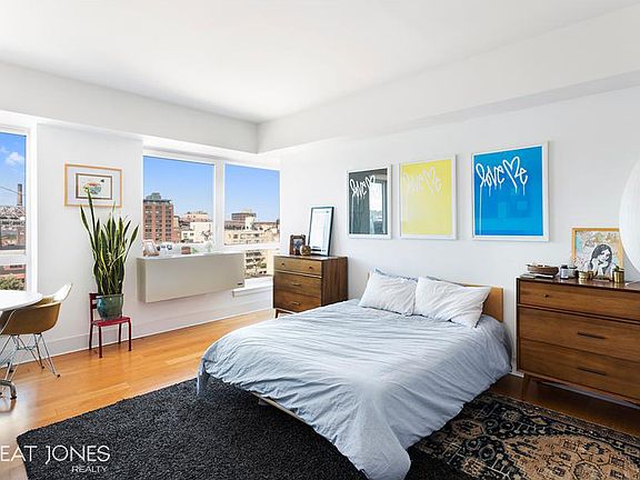 4th image of 440 Kent Ave APT 10B