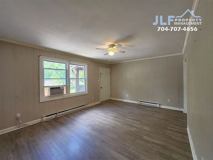2 bed, 1.0 bath, 858 sqft, $1,095 — Photo 3