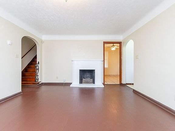3rd image of 13602 Thornhurst Ave