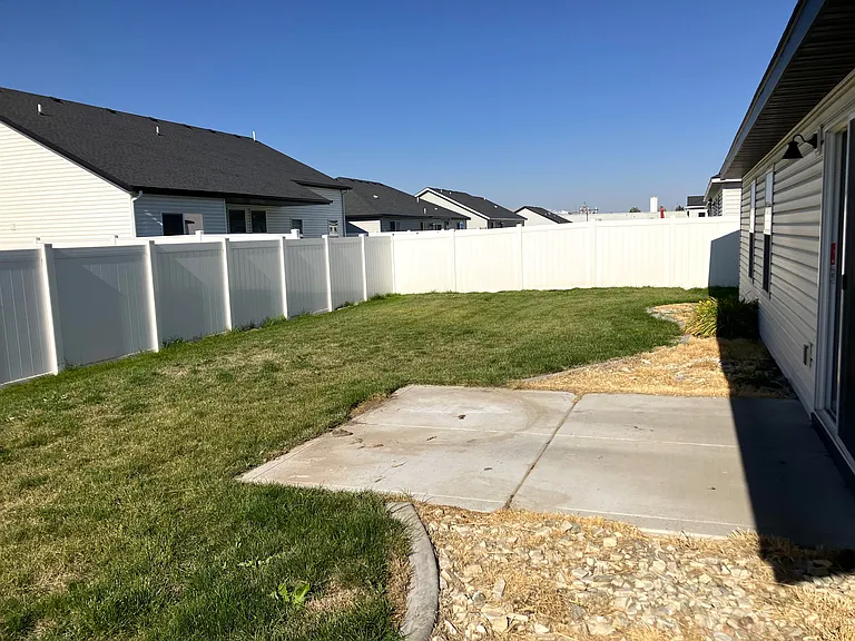 2404 Yukon Trl — Photo 3