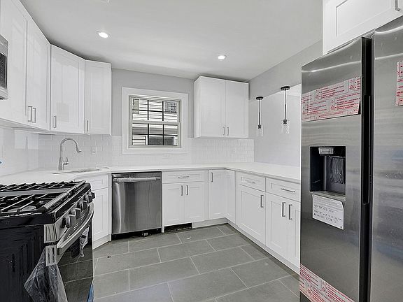3rd image of 161-11 122nd Ave