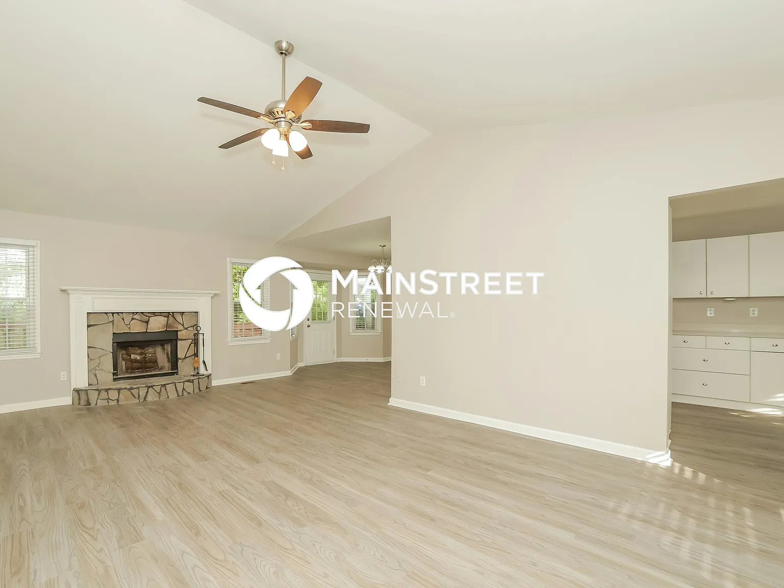 157 Amber Ln — Photo 4