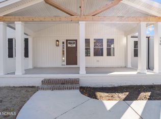 110 E Canvasback Dr, Currituck, NC 27929