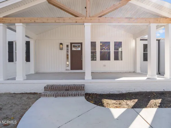 110 E Canvasback Drive, Currituck, NC 27929