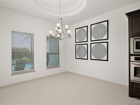 5th image of 3816 Country Meadows Dr