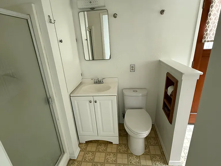 561 Princeton Pl — Photo 2