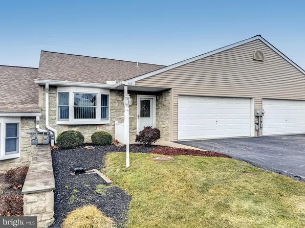 544 Buckthorn Dr #17, York, PA 17406