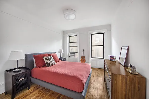 Sold by NYLON Real Estate | media 14