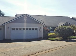 863 Jodee Ln, Brookings, OR 97415