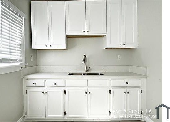 2nd image of 832 W Florence Ave #4B