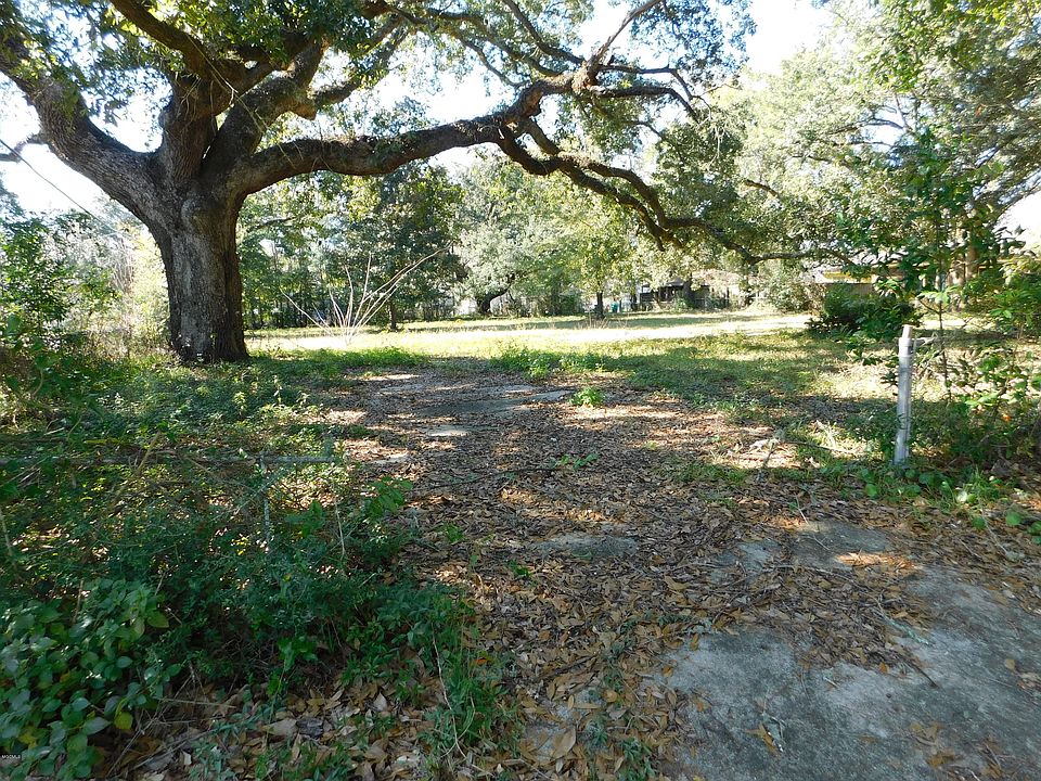 2nd image of 3900 16th St