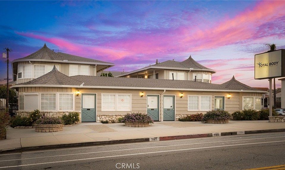 1st image of 918 S Cabrillo Ave
