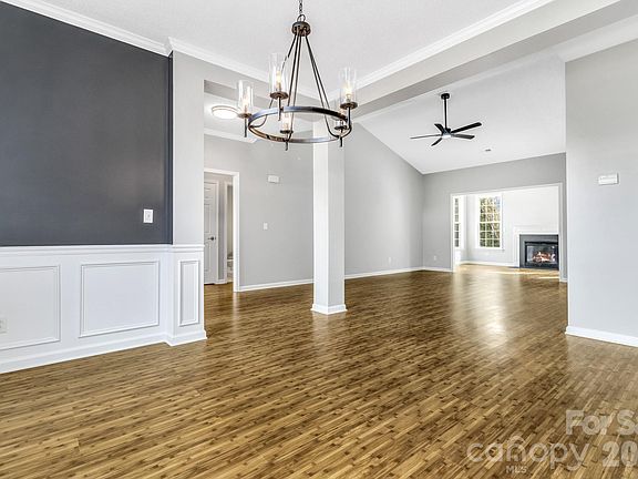 3rd image of 7 W Hiawassee Rd