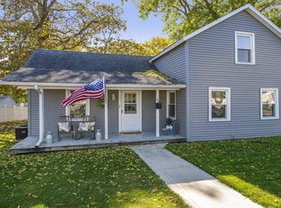 25 W Main St, Amboy, IL 61310