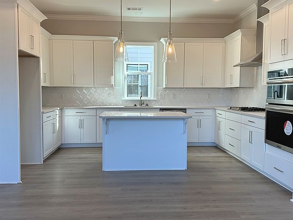 4th image of 5 Herty Dr