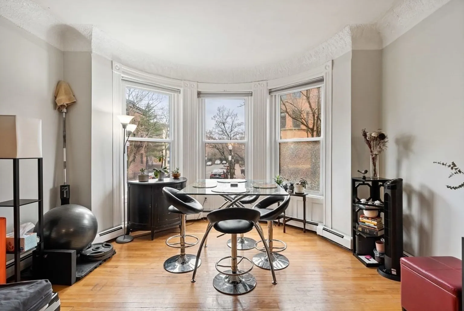 2 bed, 1.0 bath, 900 sqft, $3,900 — Photo 1