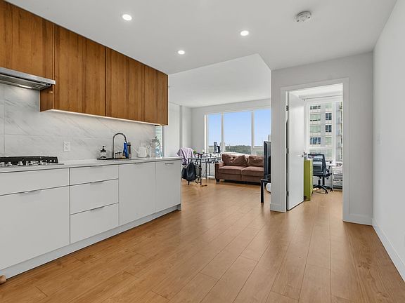 5th image of 13359 Old Yale Rd #902