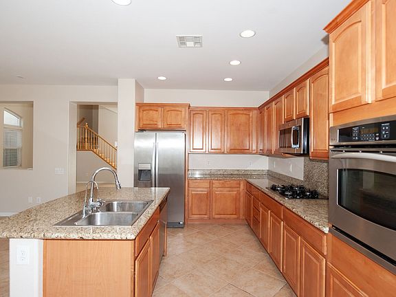 5th image of 853 Colina Alta Pl