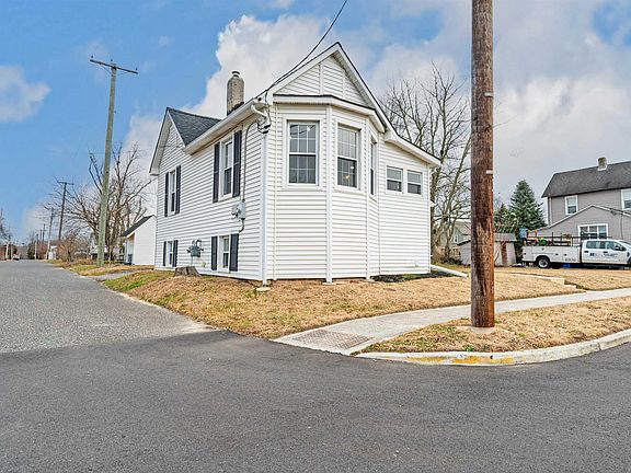 5th image of 613 Campe St