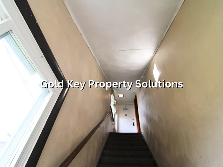 117 E John St — Photo 19