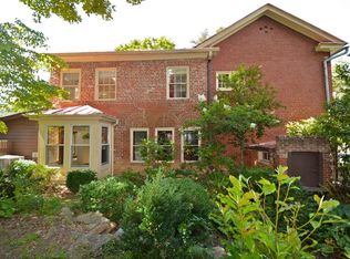 110 W McDowell St, Lexington, VA 24450