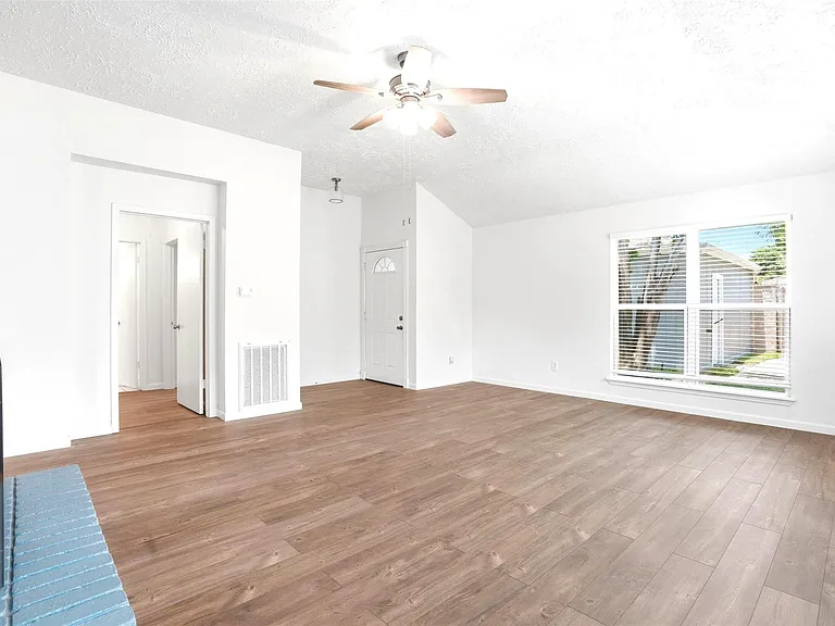 16007 Ridgegreen Dr — Photo 11